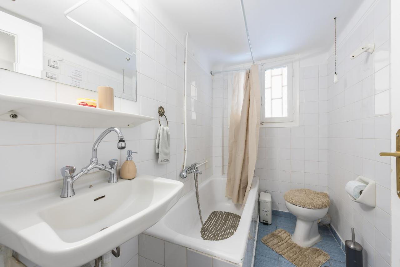 Private Rooms Athens - Shared Bathroom エクステリア 写真