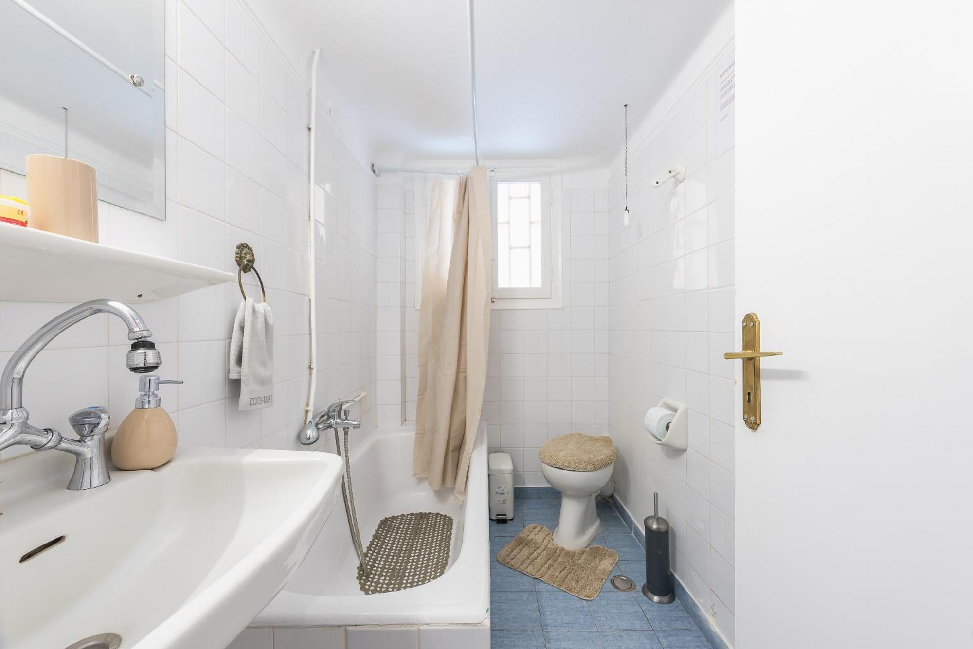 Private Rooms Athens - Shared Bathroom 部屋 写真